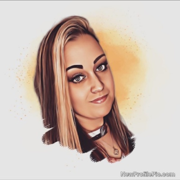 Meet your Posher, Amanda - Picture 1 of 1